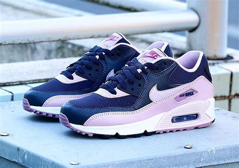 Nike Air Max 90 Sneaker (Women) 